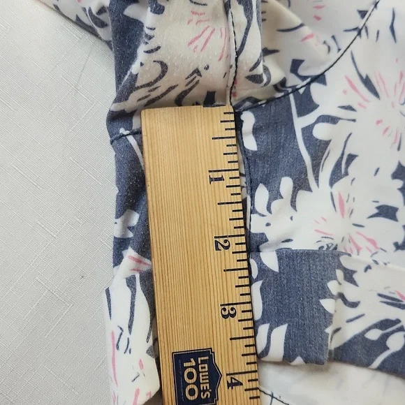 Dear John Floral Cuffed Shorts. Size 30 (10) - Picture 9 of 9